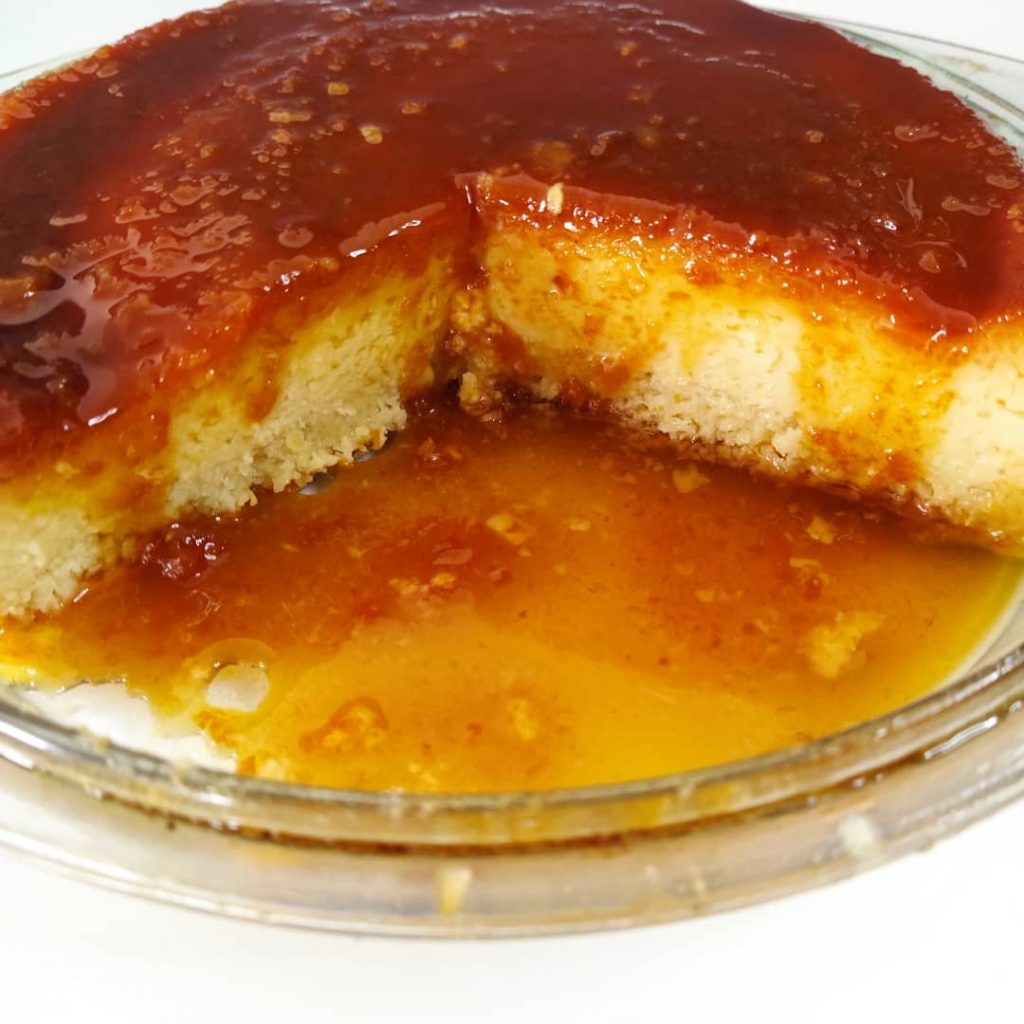 Torta fría de coco sin gluten hecha con Crema de arroz KEL